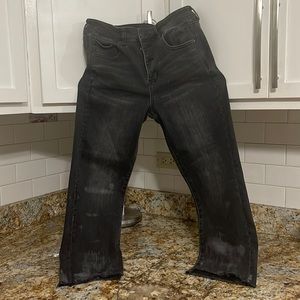 American Eagle Size 10 short, Super Stretch, black distressed cropped jeans